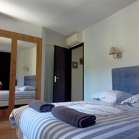 un gîte dans la cité Carcassonne Extérieur photo
